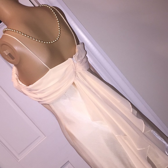 Shimmering satin and chiffon! - Picture 2 of 4